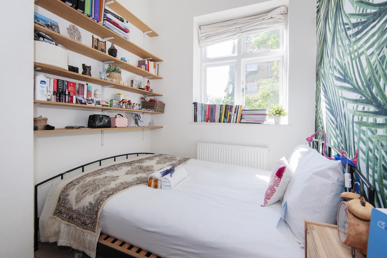 Bright Gratton Road Apartment London Eksteriør billede