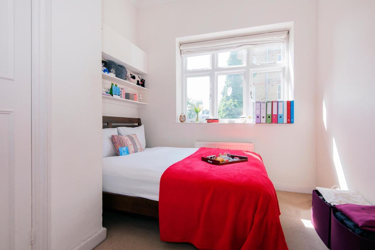 Bright Gratton Road Apartment London Eksteriør billede