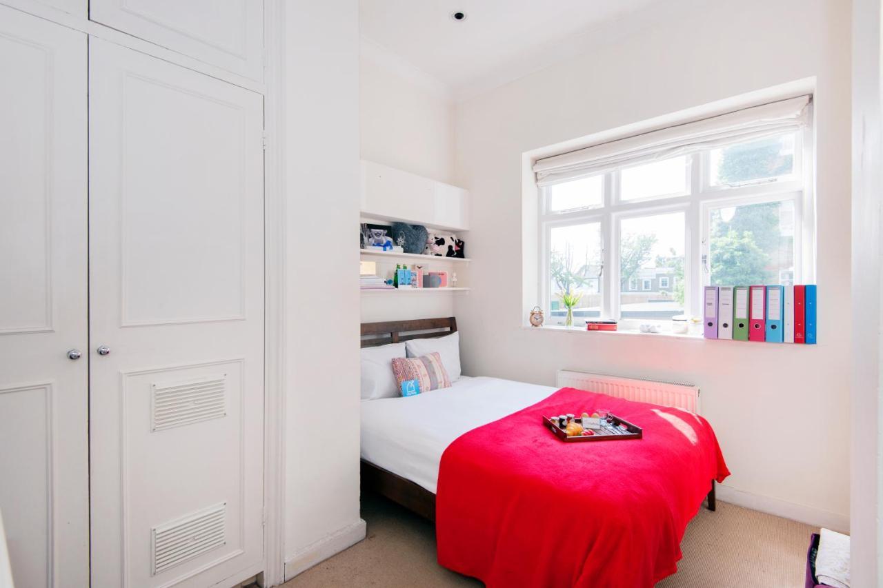 Bright Gratton Road Apartment London Eksteriør billede
