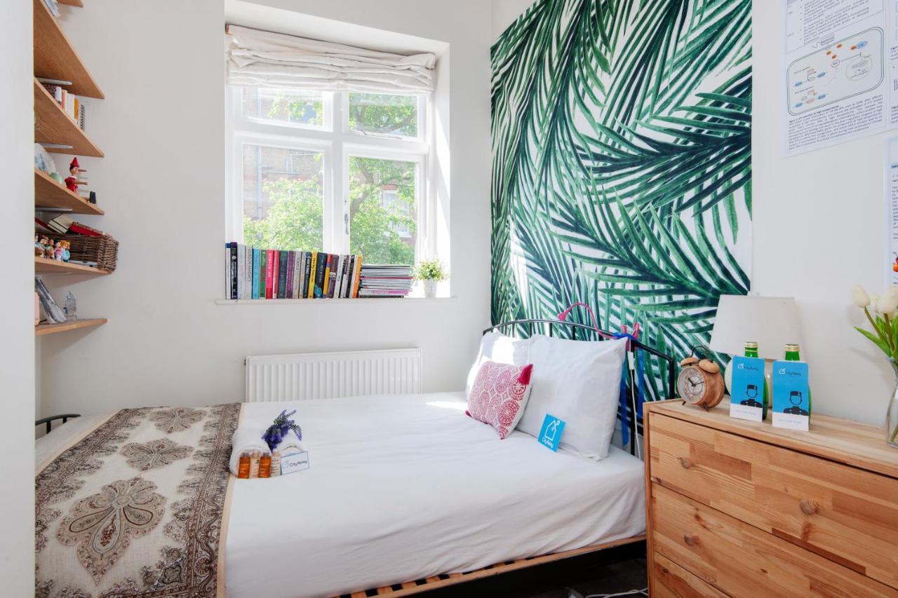 Bright Gratton Road Apartment London Eksteriør billede